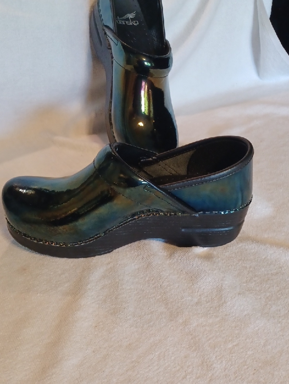 Dansko Iridescent Patent Leather Clogs Size 36 - Picture 4 of 4